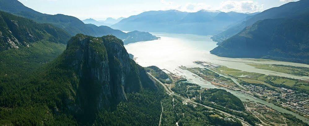 Hotel Squamish Bagian luar foto